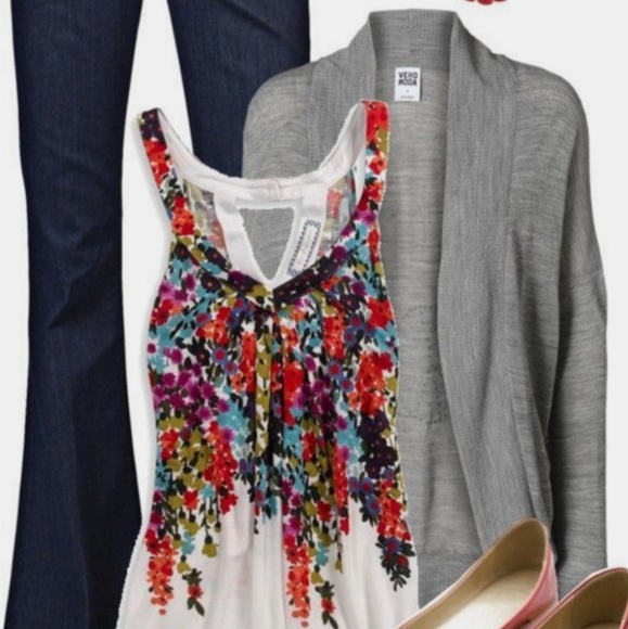 American Eagle Outfitters Tops - American Eagle Outfitters Floral Sleeveless Top